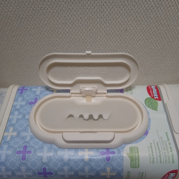 Huggies Baby Wipe Refillable Container Tub Box Discontinued *** EMPTY*** - Picture 7 of 11